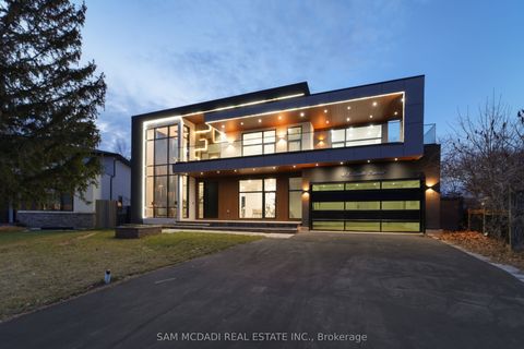 468 Saville Crescent Oakville ON L6L 3V1