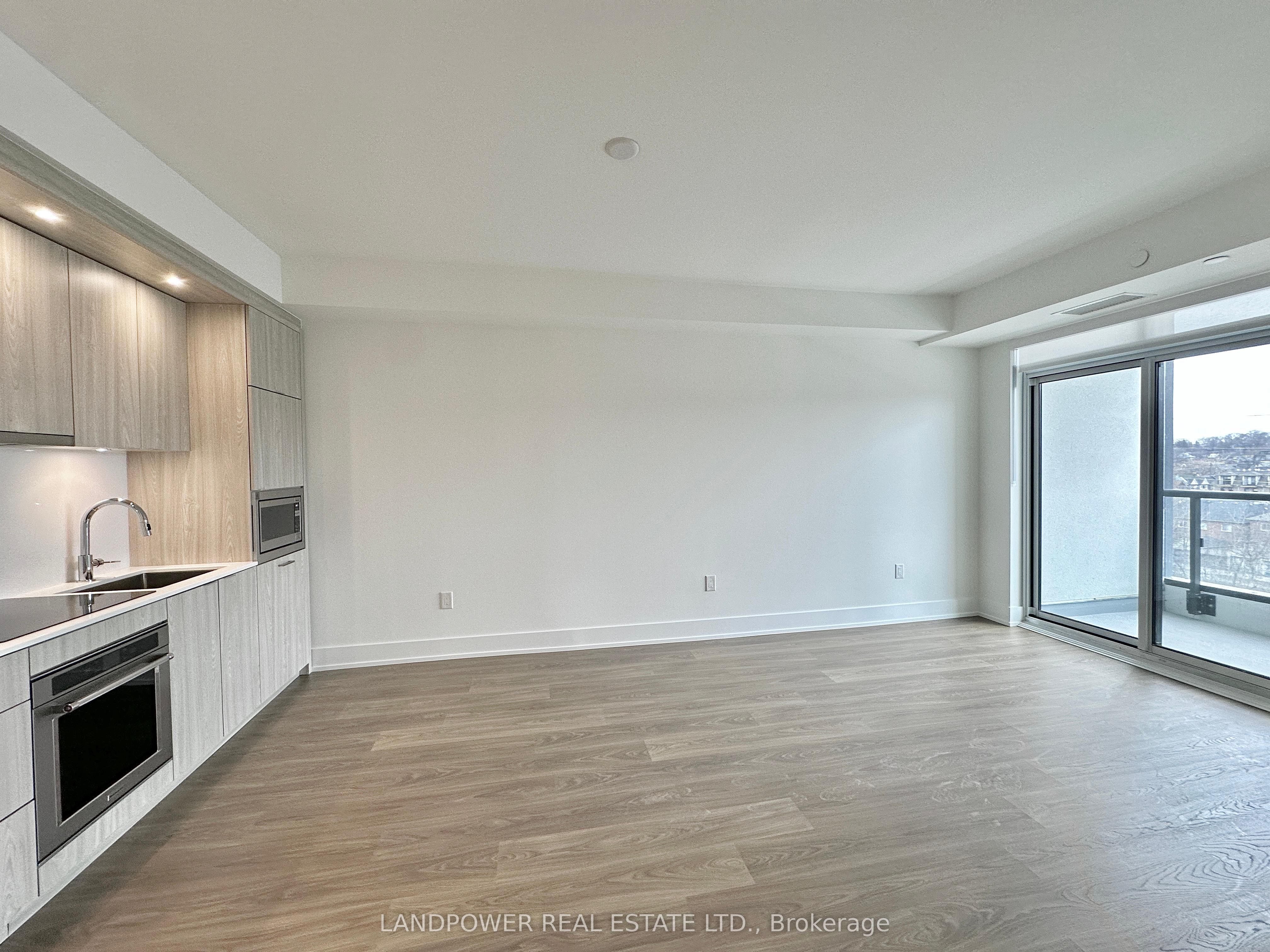 858 Dupont Street 513