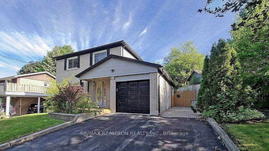 Photo 1 of 40 — 35 Rochelle Crescent, Toronto, ON M2J 1Y3