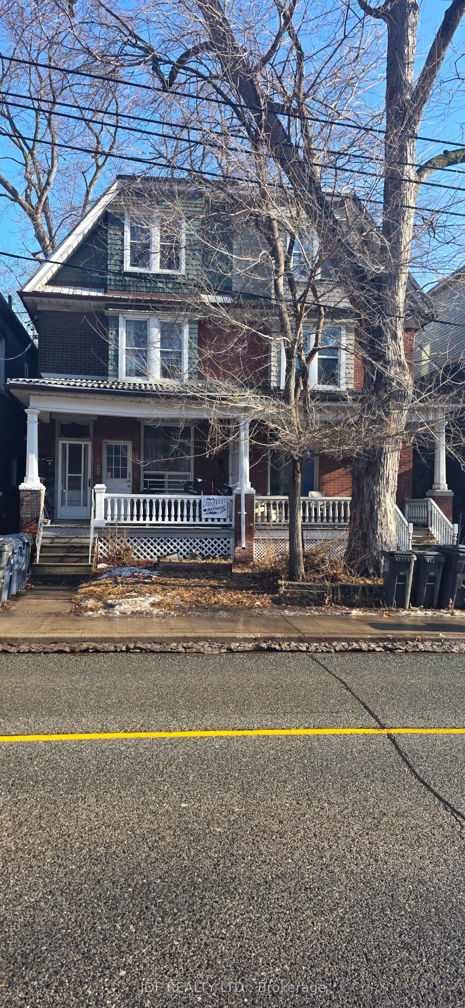 383 Lansdowne Avenue