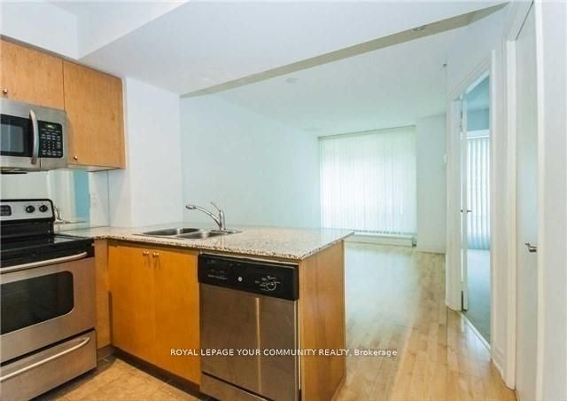 8 Scollard Street 606