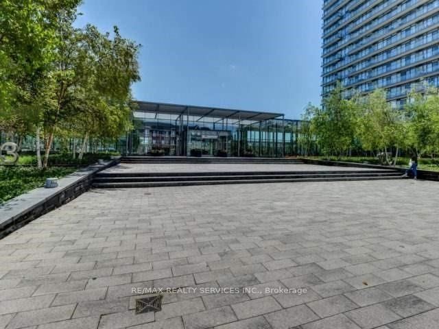 105 The Queensway Avenue 1007