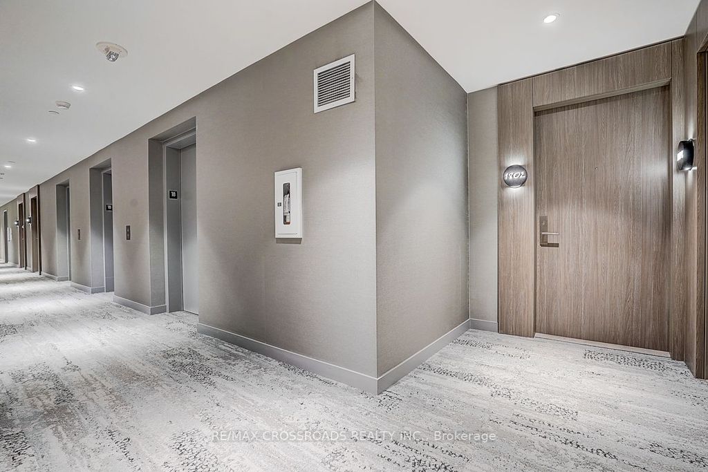 Photo of 161 Roehampton Avenue #1802, Toronto, ON M4P 0C8 (MLS # C13094204)