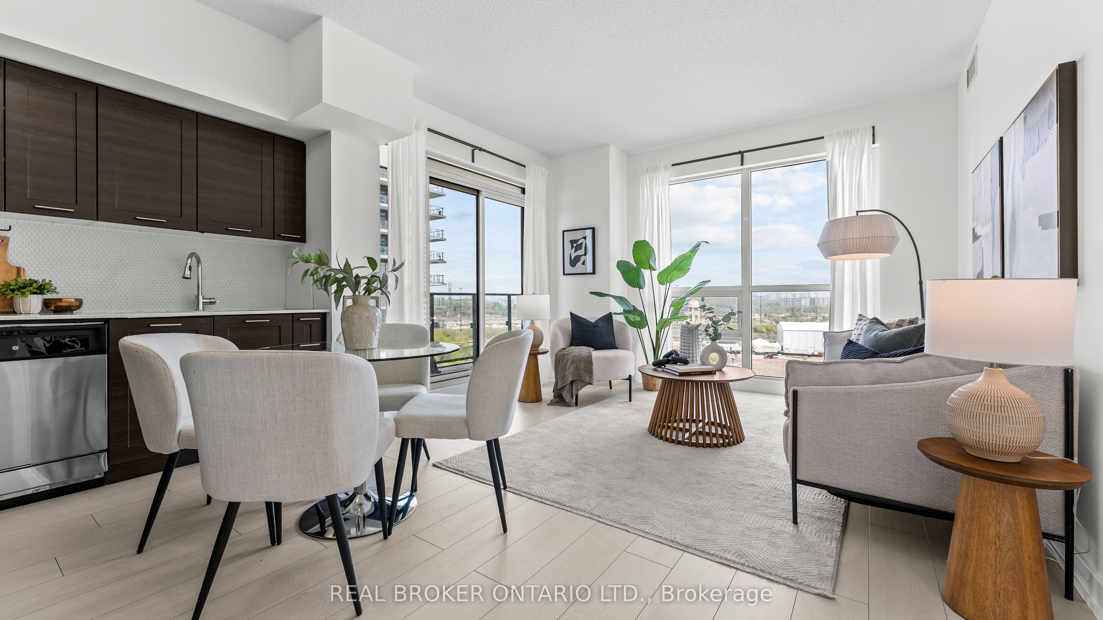 2220 Lake Shore Boulevard W 1604