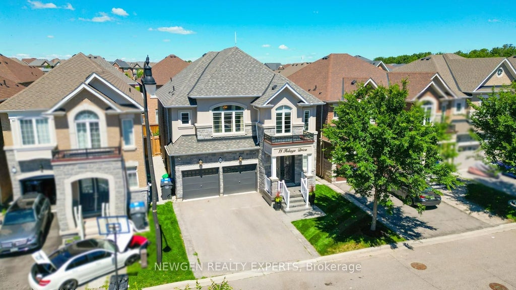 Photo of 18 FOLIAGE Drive, Brampton, ON L7A 4M7 (MLS # W13486856)