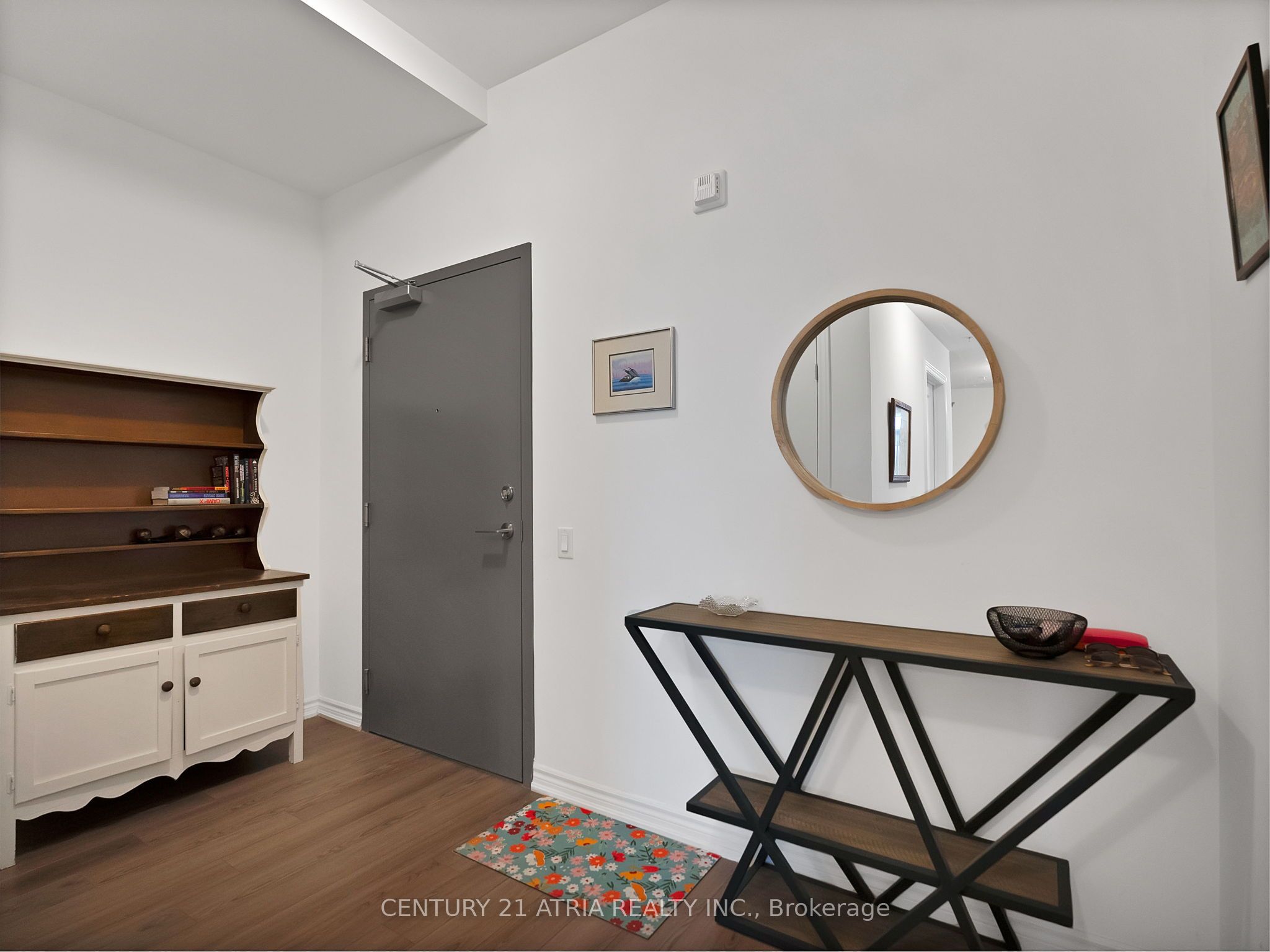 109 King Avenue E 2
