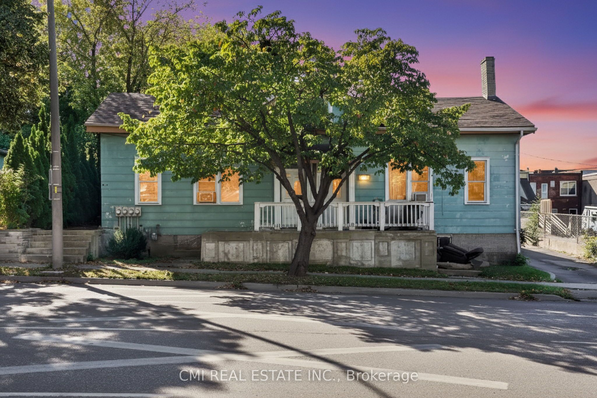 Photo 1 of 50 — 219 Dalhousie Street, Brantford, ON N3S 3T8