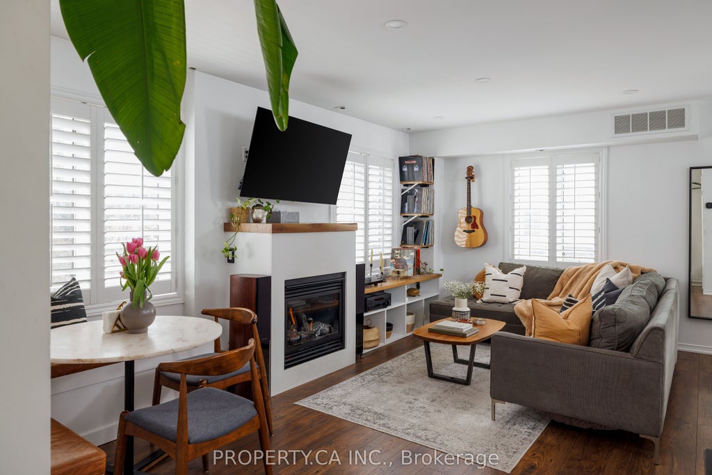 Photo of 12 Sudbury Street #819, Toronto, ON M6J 3W7 (MLS # C13771746)