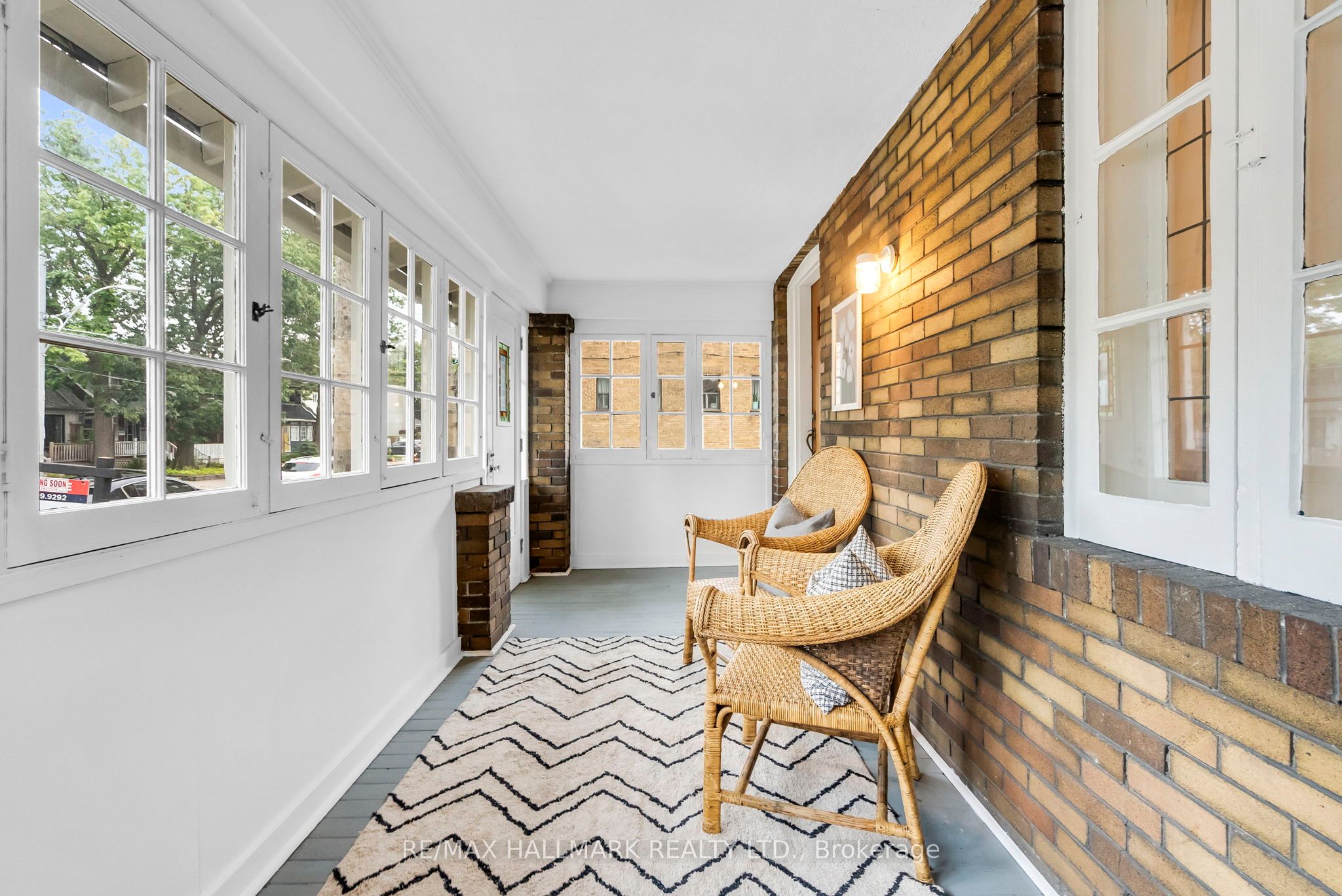 2099 Gerrard Street E