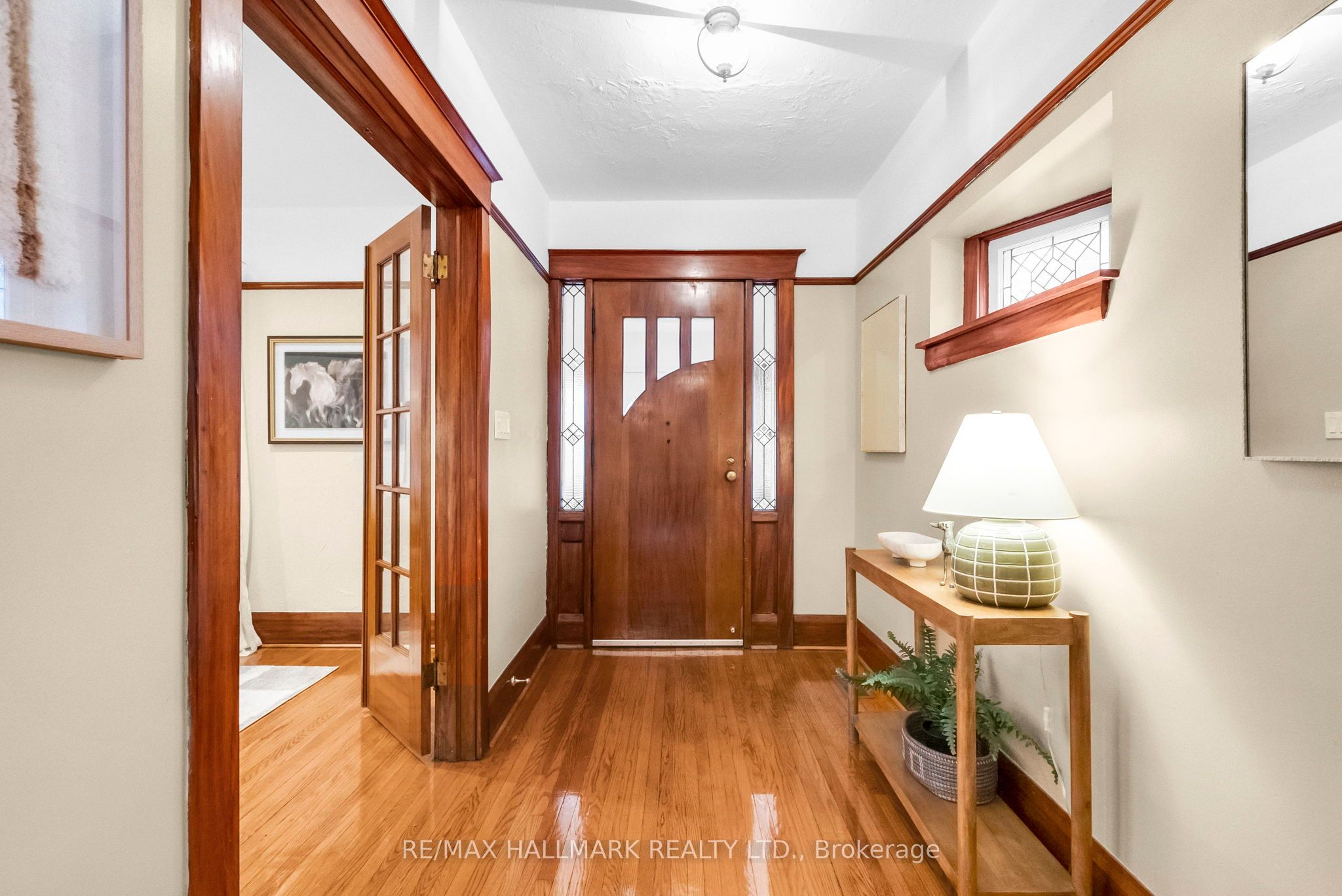 2099 Gerrard Street E