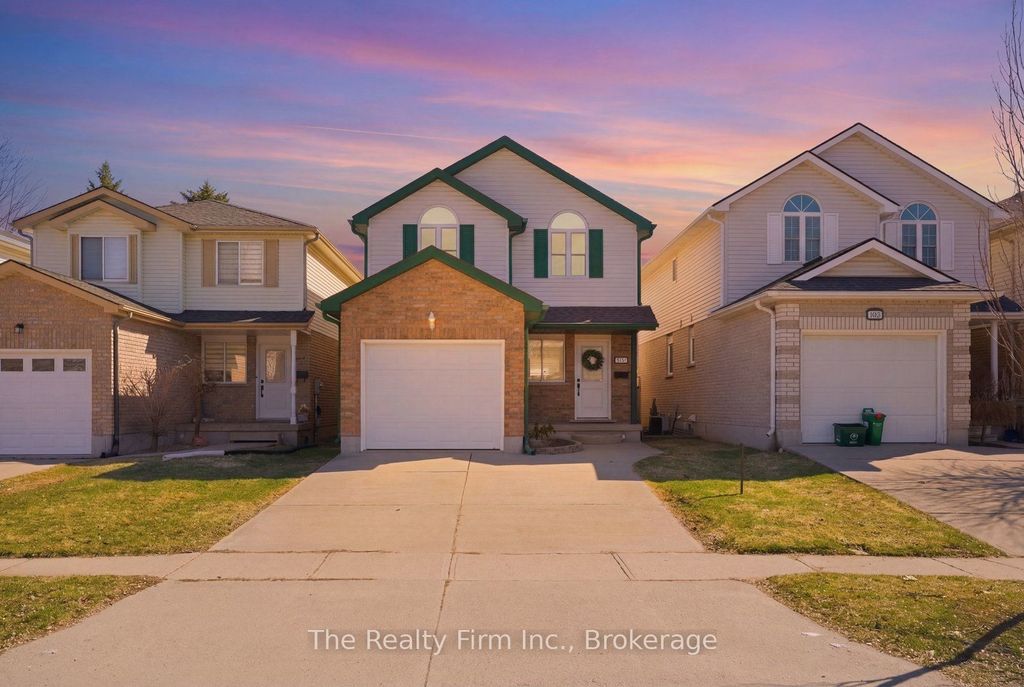 Photo of 1032 Pearson Drive, Woodstock, ON N4S 8V1 (MLS # X12935514)