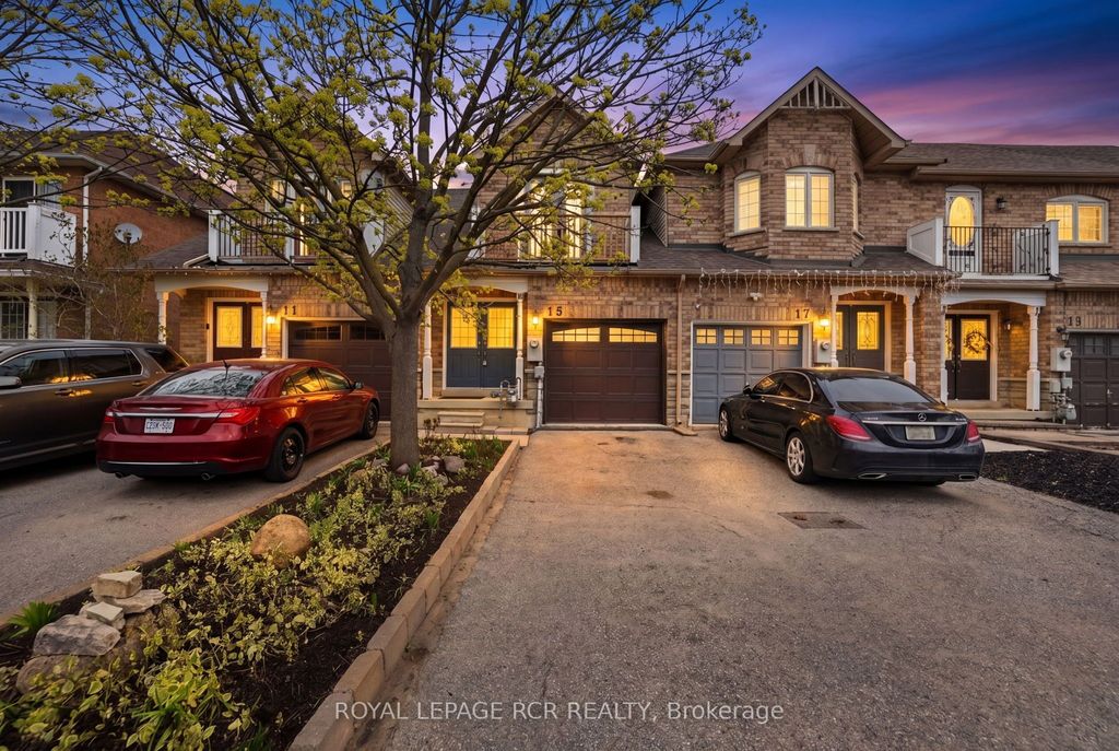 Photo of 15 Dominion Gardens Drive, Halton Hills, ON L7G 6A9 (MLS # W13091504)