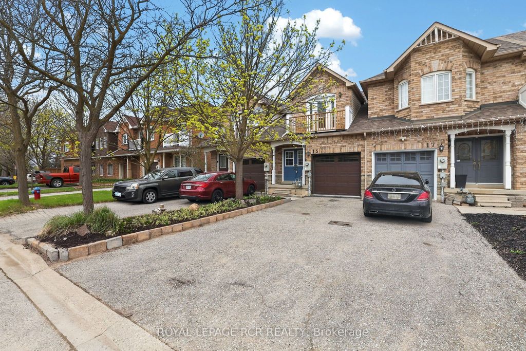 Photo of 15 Dominion Gardens Drive, Halton Hills, ON L7G 6A9 (MLS # W13091504)