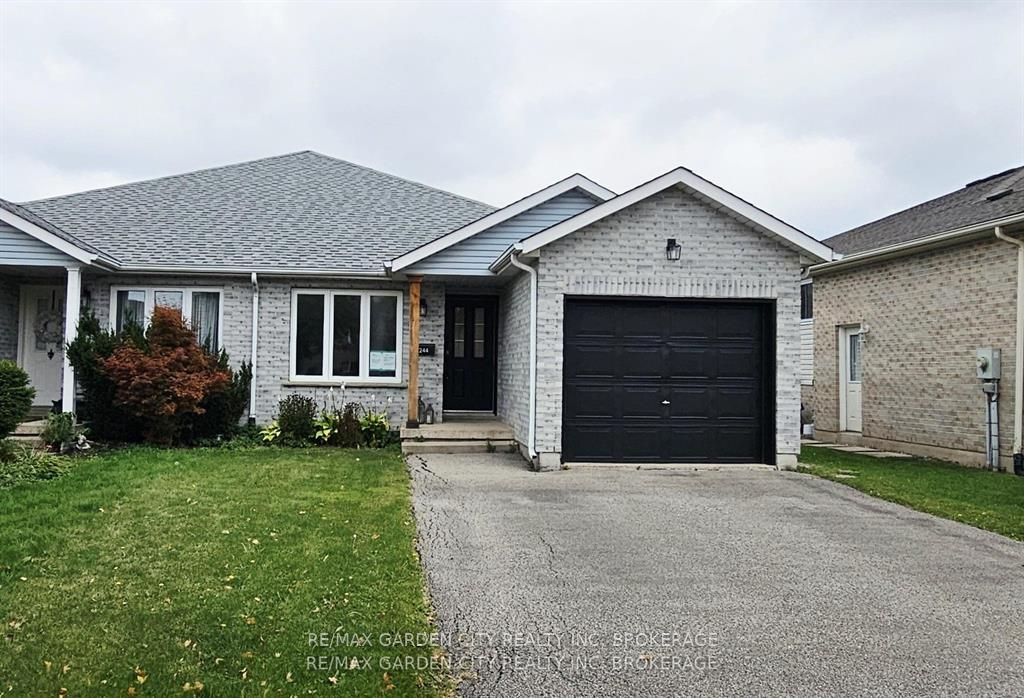 244 Autumn Crescent