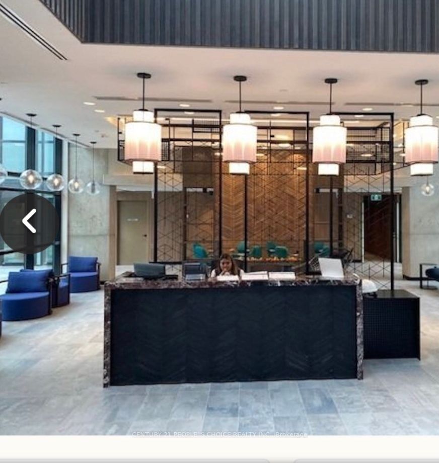 251 Manitoba Street 729