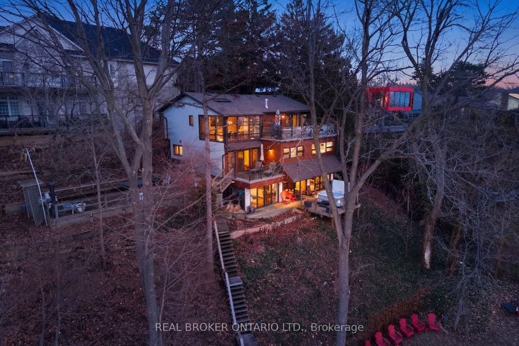 Photo of 868 Danforth Place, Burlington, ON L7T 1S2 (MLS # W13810262)