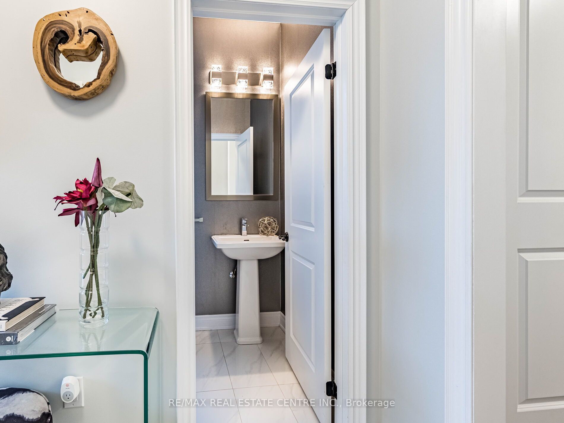 3253 Mintwood Circle