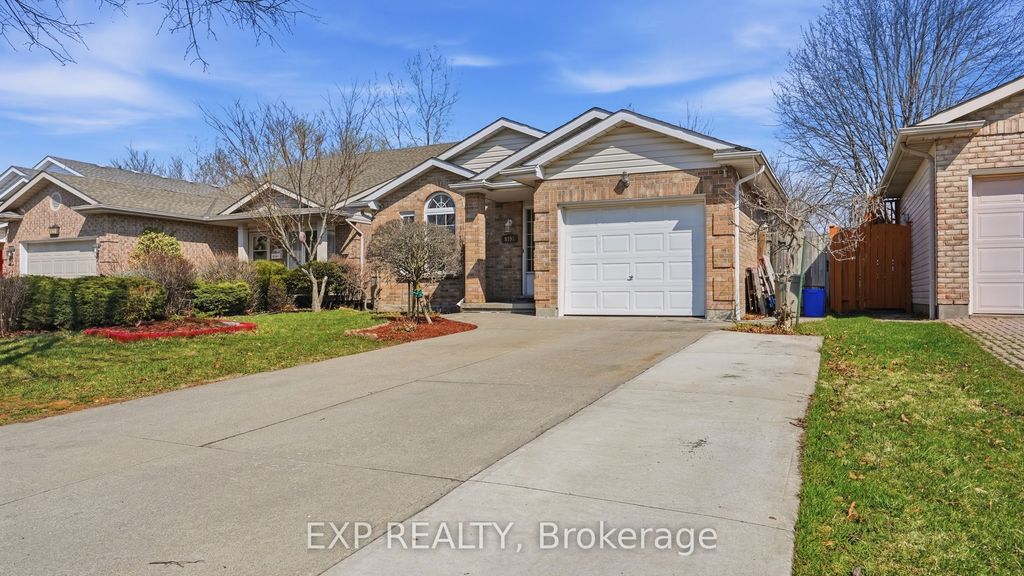 Photo of 8195 Woodsview Crescent, Niagara Falls, ON L2H 3G1 (MLS # X12979658)