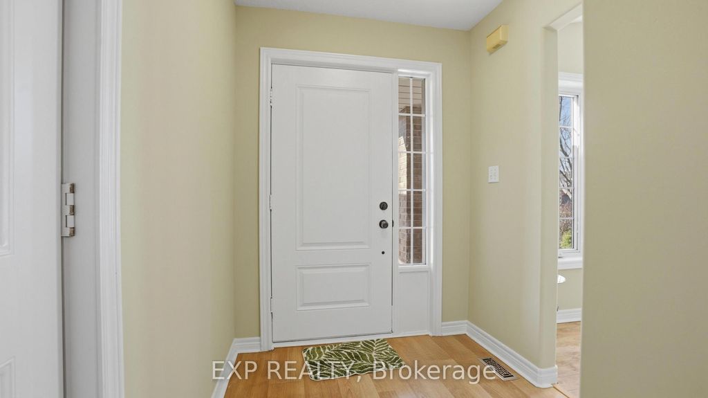 Photo of 8195 Woodsview Crescent, Niagara Falls, ON L2H 3G1 (MLS # X12979658)