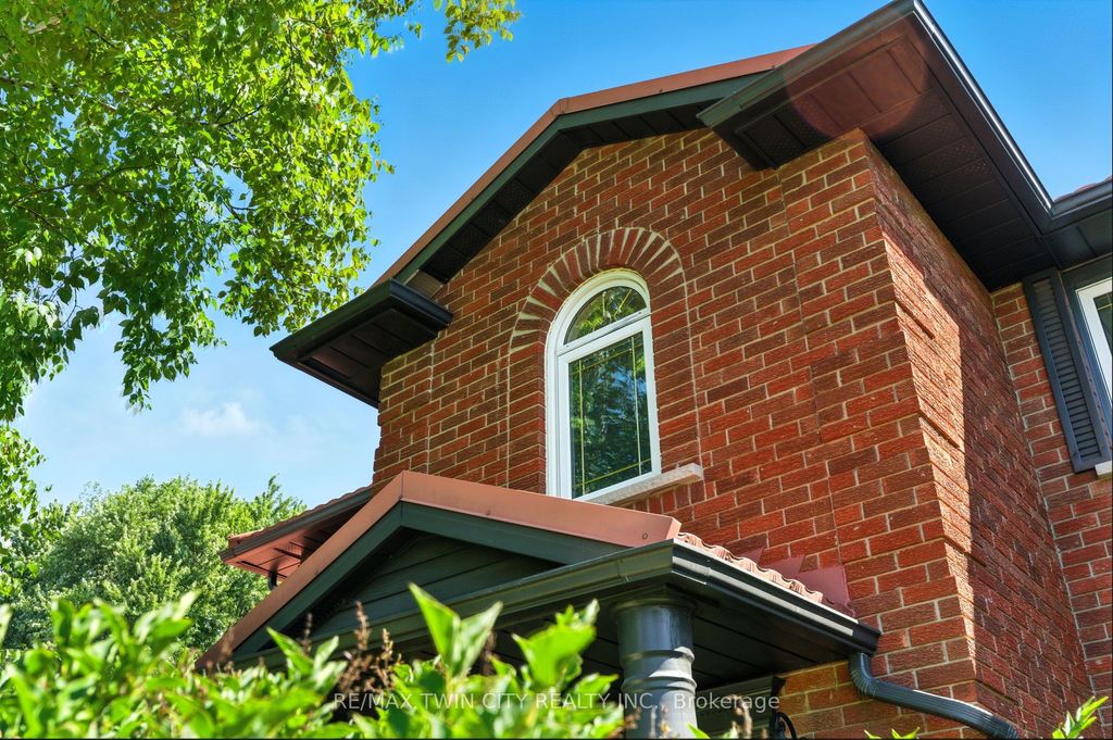 Photo of 91 Abbey Close, Hamilton, ON L9G 4K9 (MLS # X12907226)