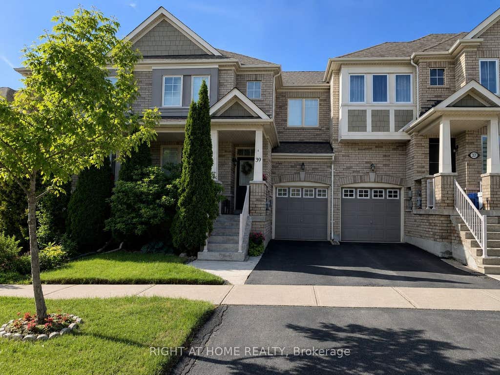 Photo of 39 Pexton Avenue, Richmond Hill, ON L4E 4Y4 (MLS # N13586872)