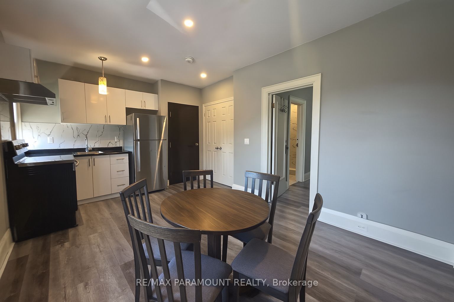 2133 Bloor Street W 2B