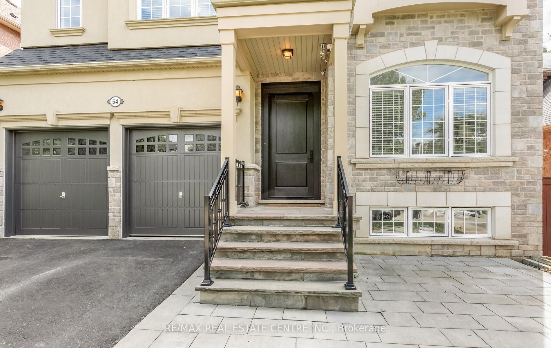 54 Apple Blossom Crescent
