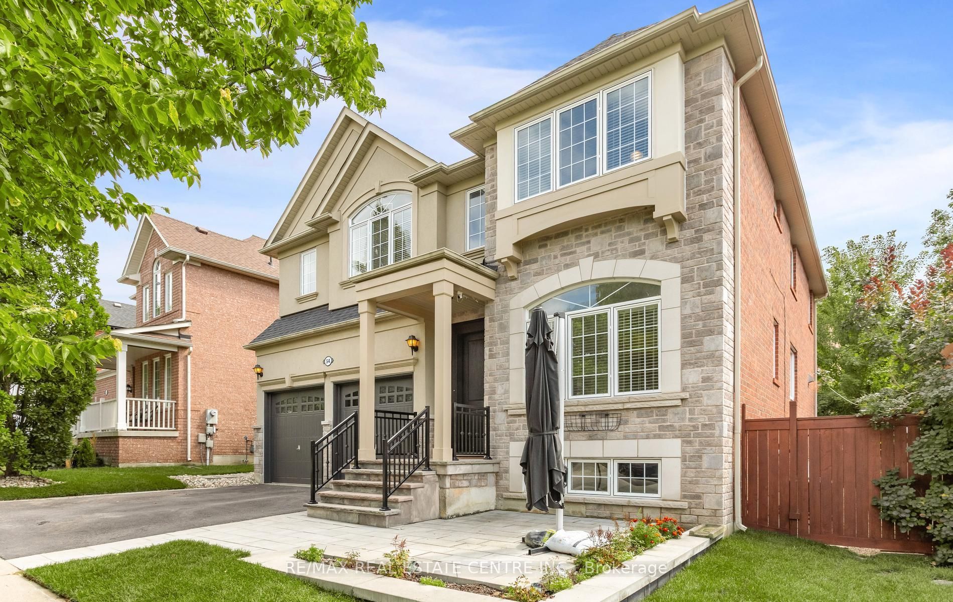 54 Apple Blossom Crescent