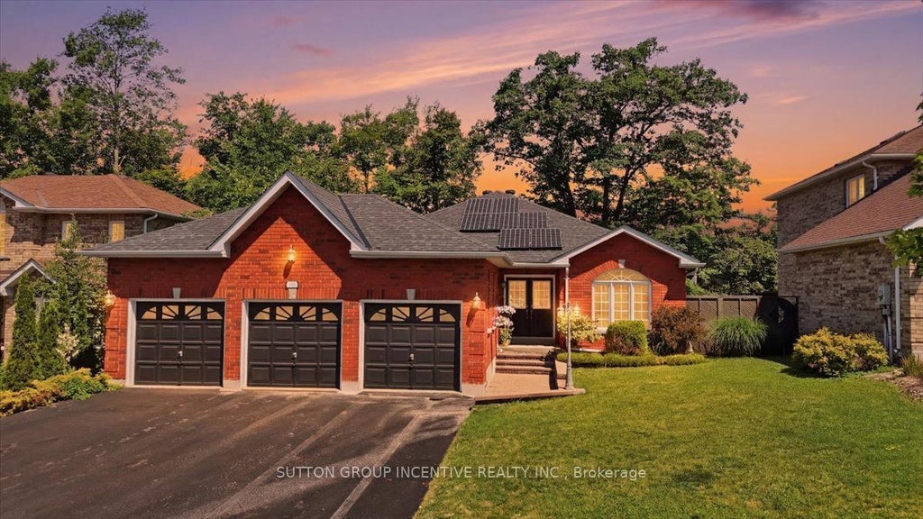 Photo of 200 Cumming Drive, Barrie, ON L4N 0C9 (MLS # S13845314)