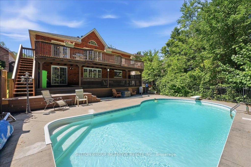 Photo of 200 Cumming Drive, Barrie, ON L4N 0C9 (MLS # S13845314)