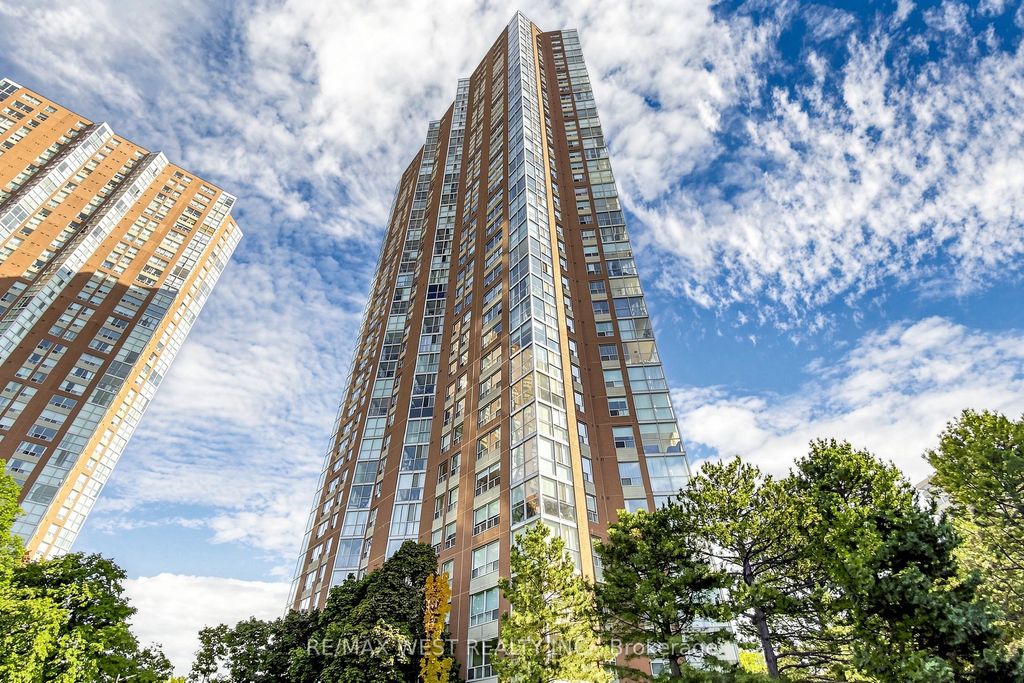 Photo of 5 Concorde Place #1302, Toronto, ON M3C 3M8 (MLS # C13156430)