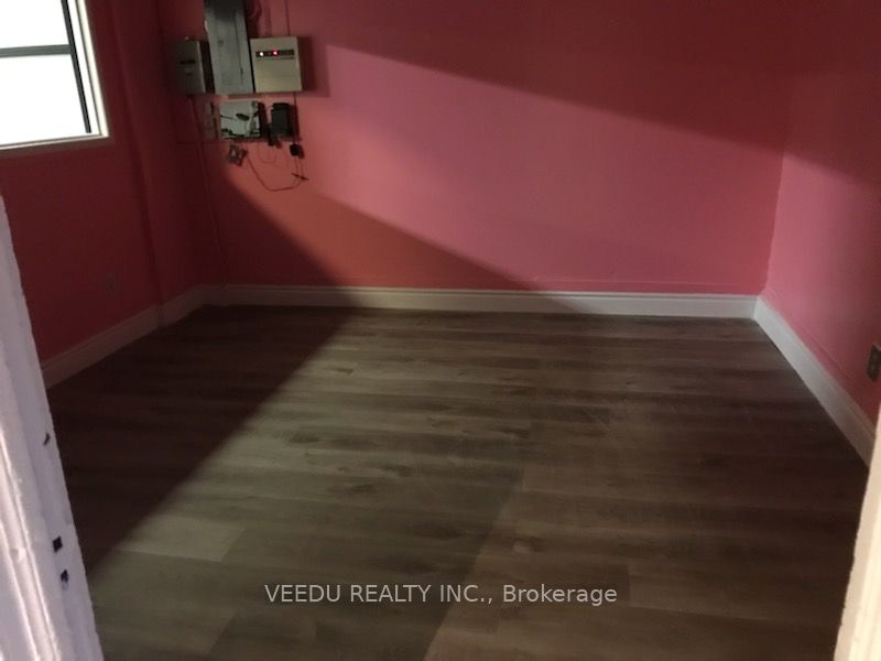 148-156 Simcoe Street S