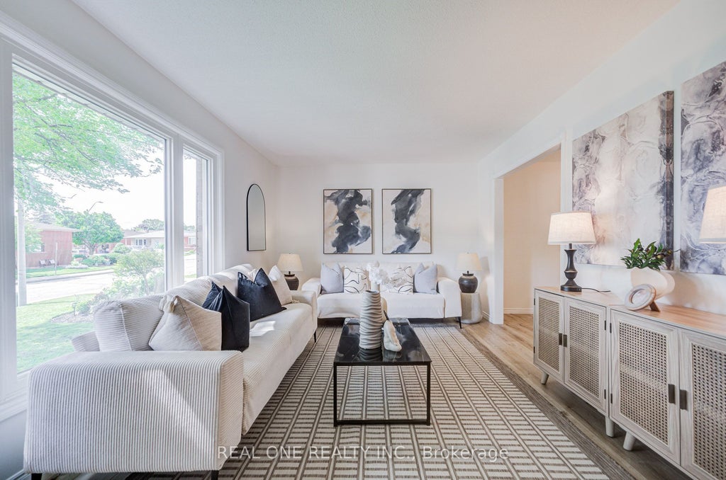 Photo of 232 Clifton Downs Road, Hamilton, ON L9C 1B5 (MLS # X13664200)