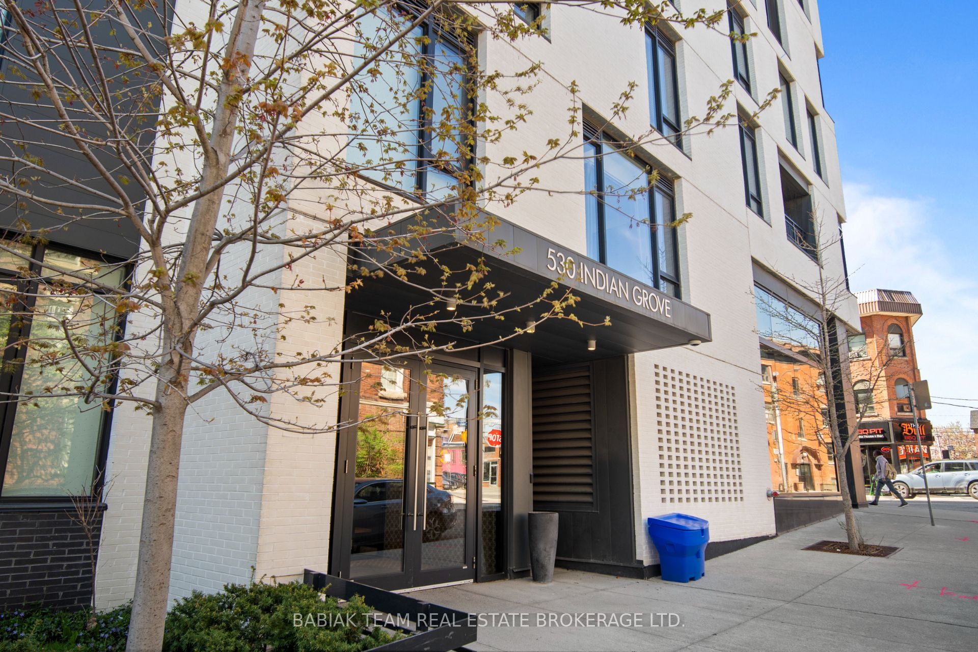 530 Indian Grove 401