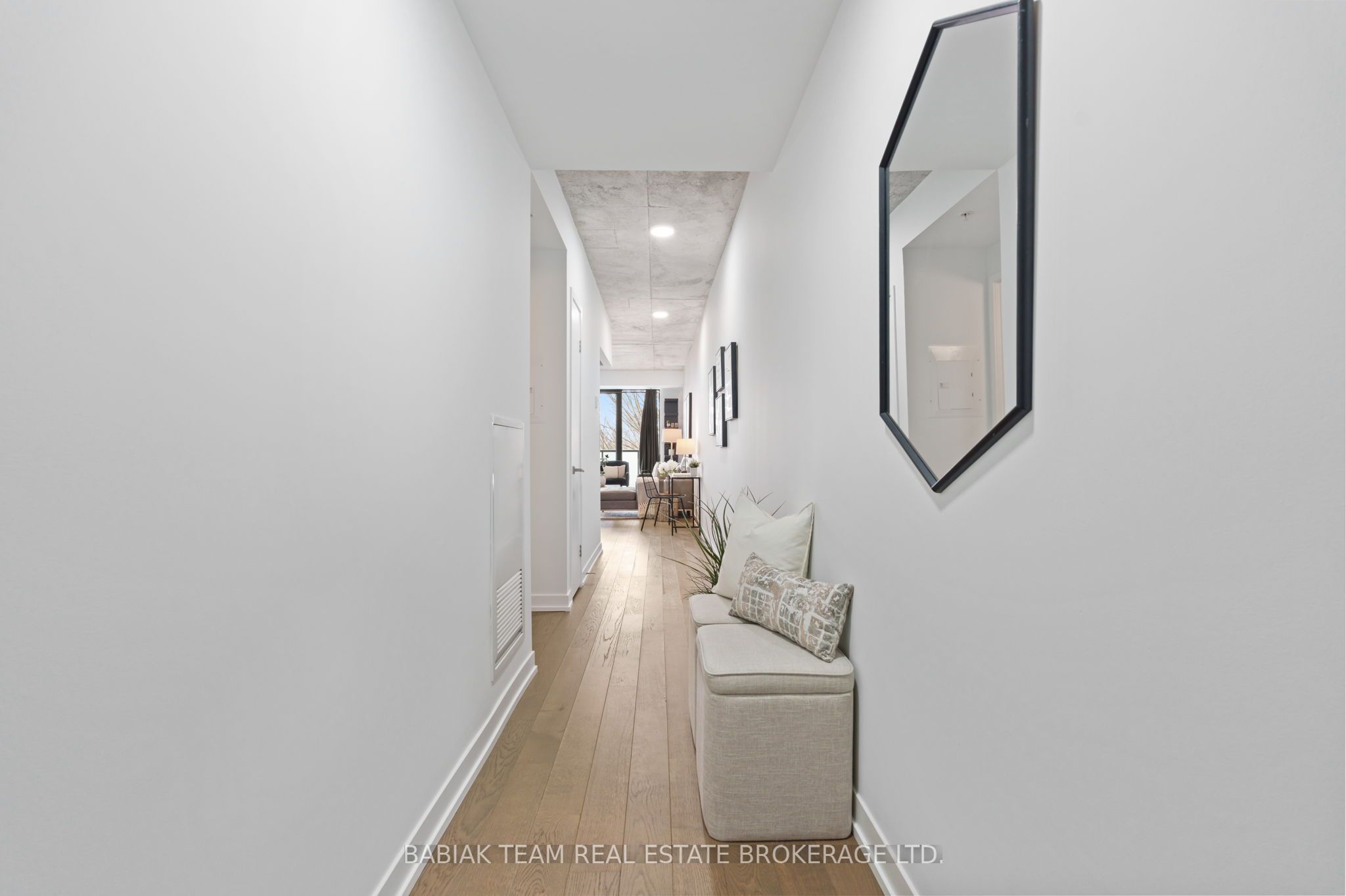 530 Indian Grove 401