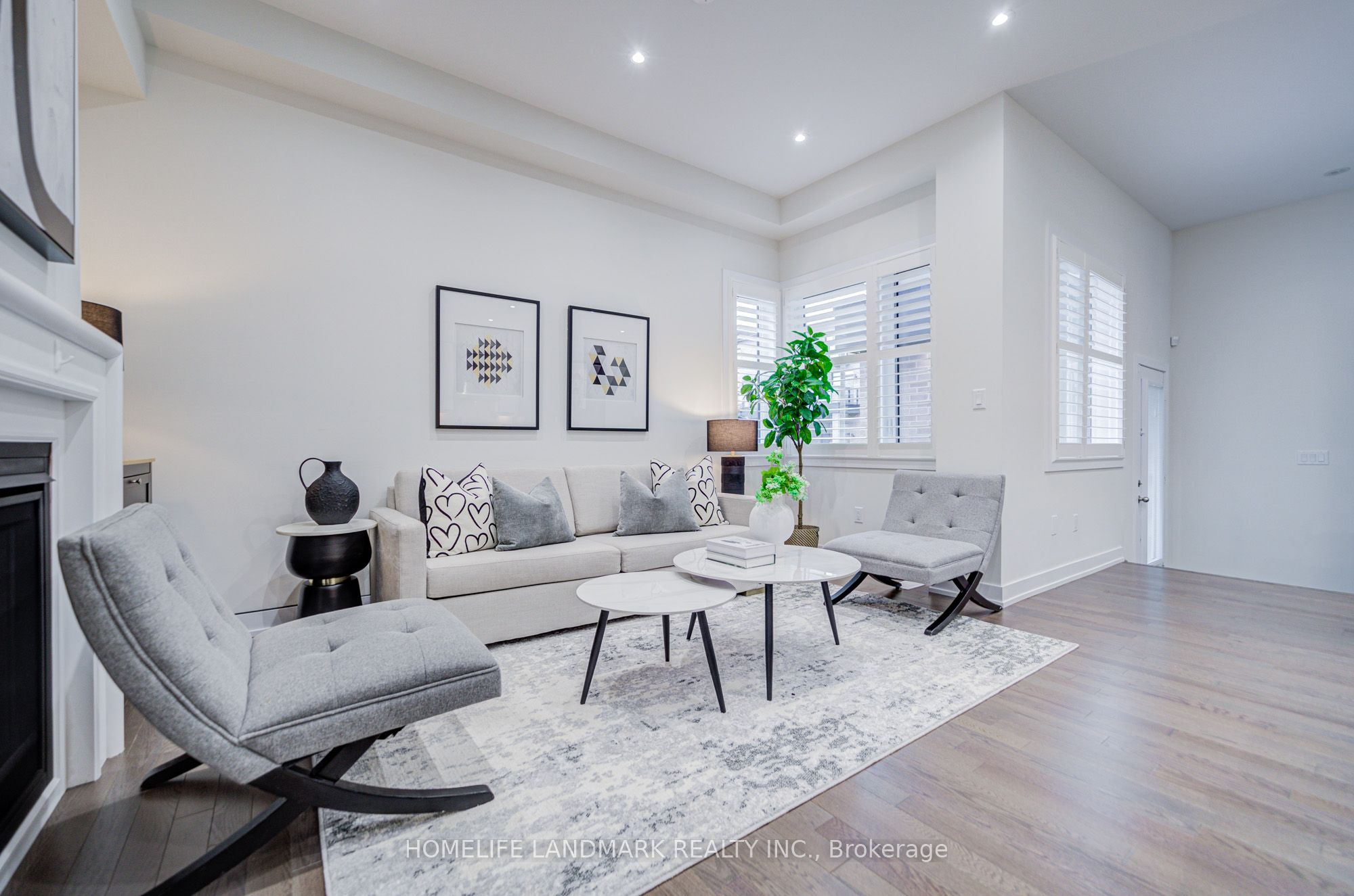 33 Golden Fern Street Main House