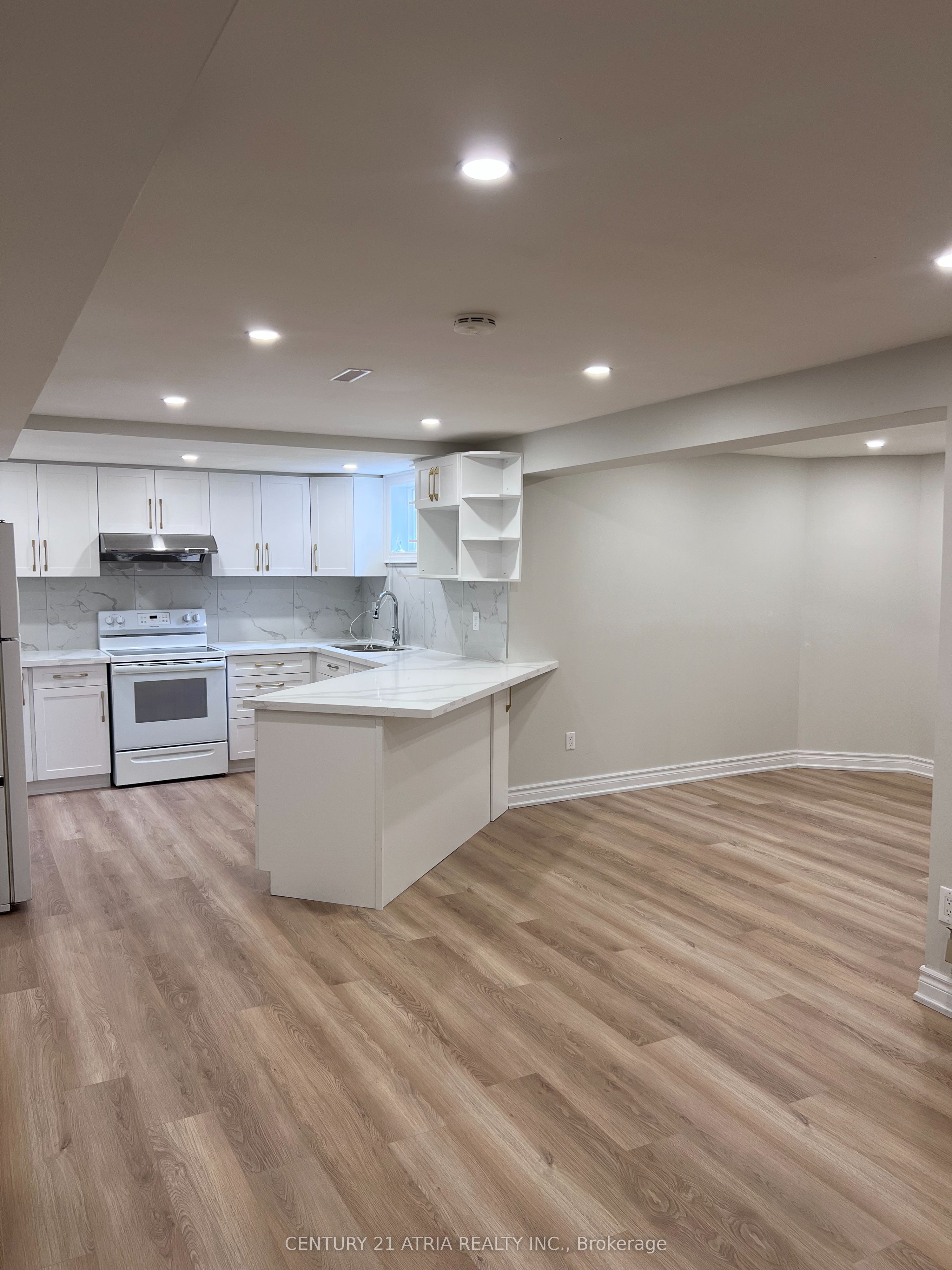 118 Beckenridge Drive Lower