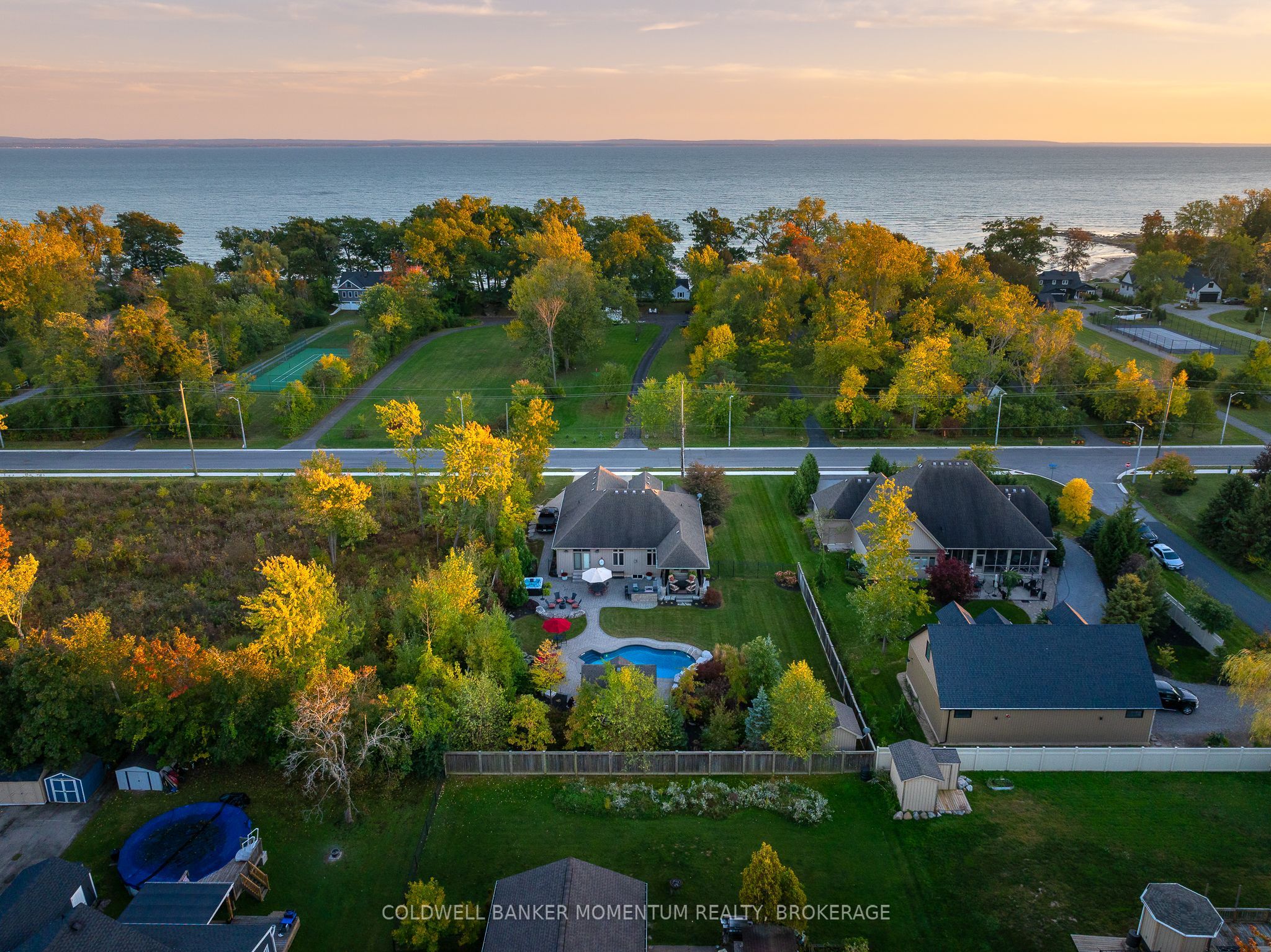3198 Thunder Bay Road
