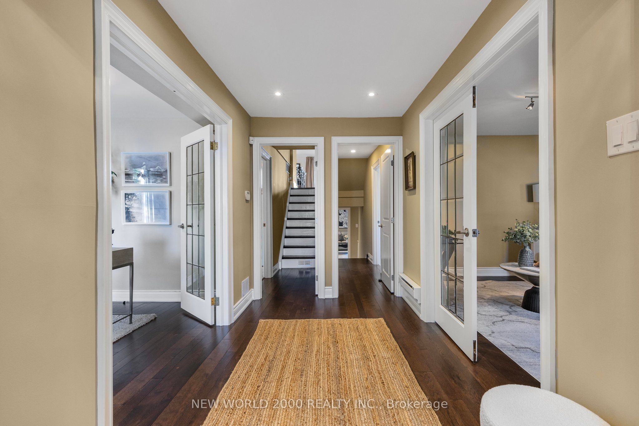 245 Lakeland Crescent