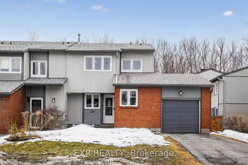 Photo of 42F Benlea Drive #70, Tanglewood - Grenfell Glen - Pineglen, ON K2G 4A9 (MLS # X12965060)