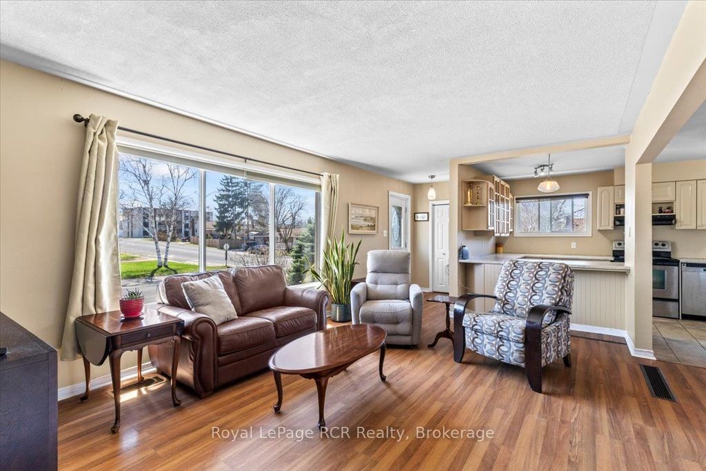 Photo of 610 13th Street, Hanover, ON N4N 1Y8 (MLS # X13038346)