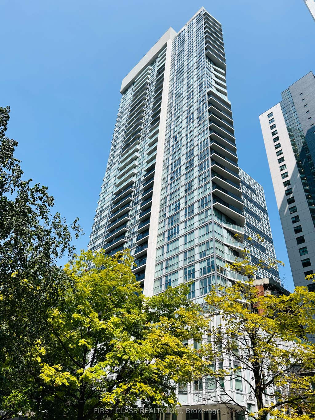 Photo of 77 Mutual Street #1806, Toronto, ON M5B 2A9 (MLS # C13627940)