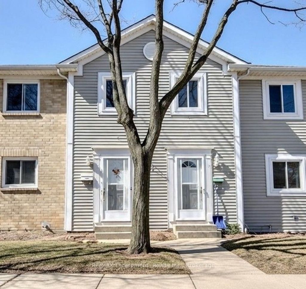 Photo of 38 Elma Street #6, St. Catharines, ON L2N 6Z3 (MLS # X12820254)