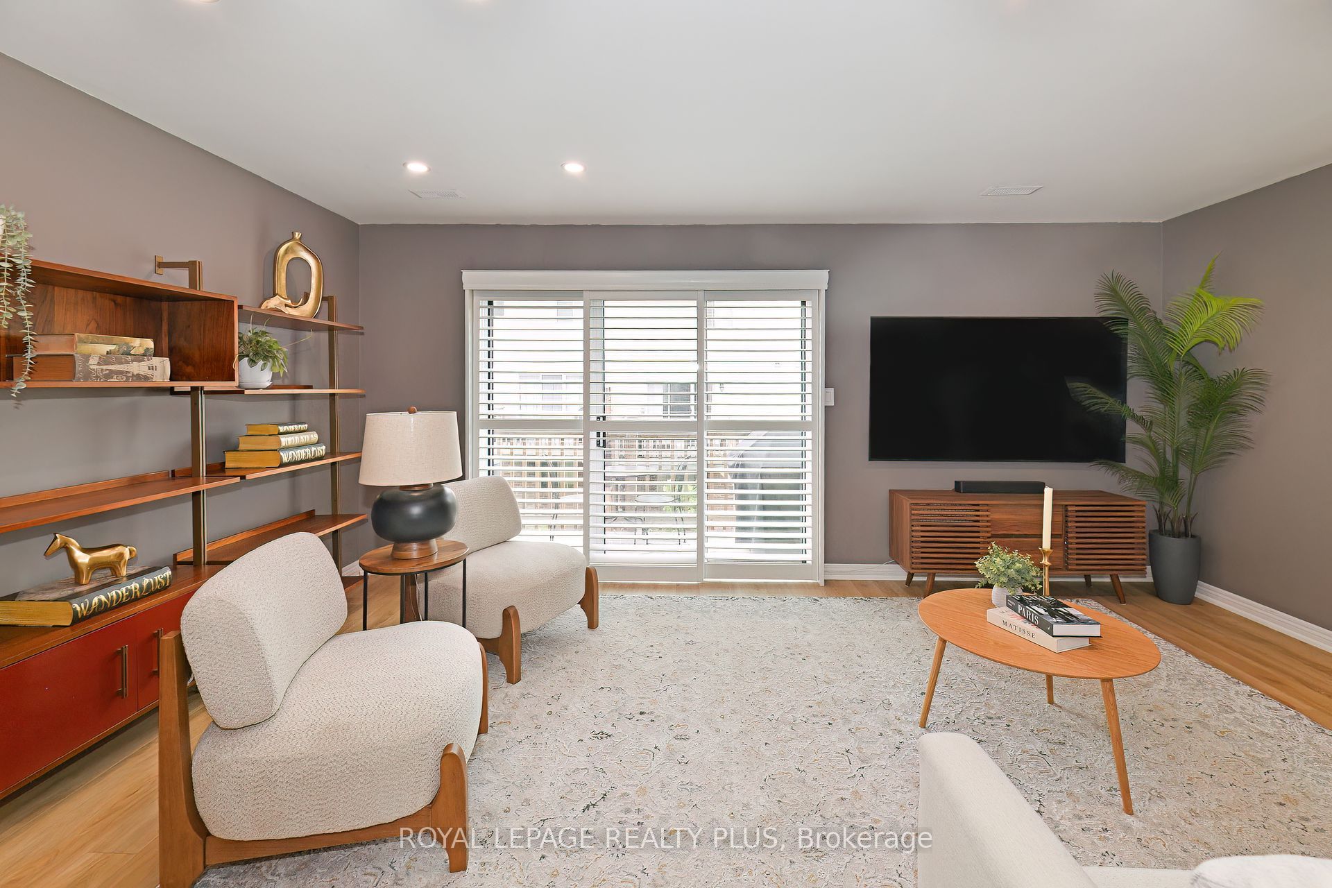 4045 Upper Middle Road 34