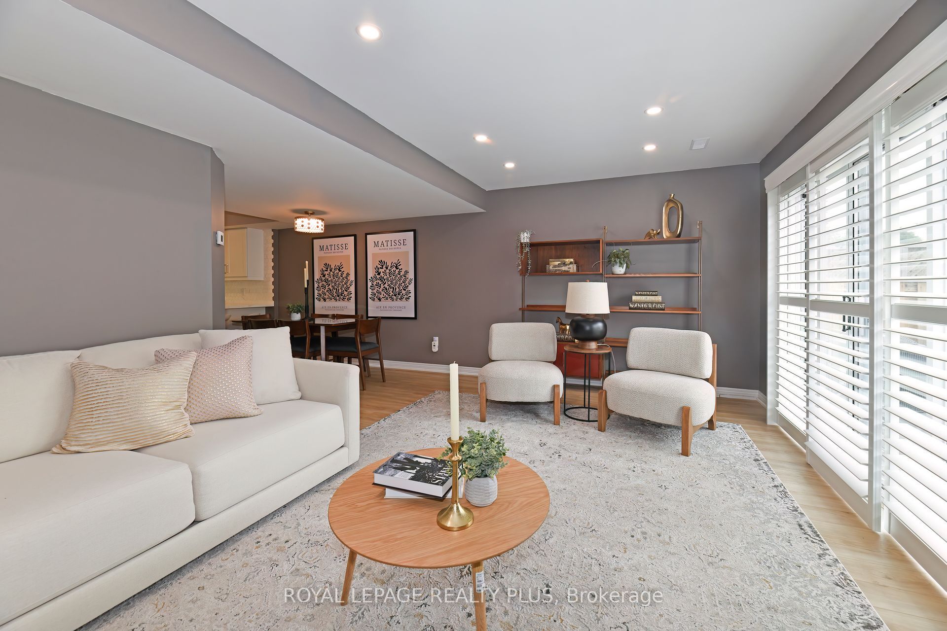 4045 Upper Middle Road 34