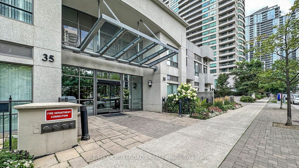 Photo of 35 Hollywood Avenue #702, Toronto, ON M2N 0A9 (MLS # C12728222)