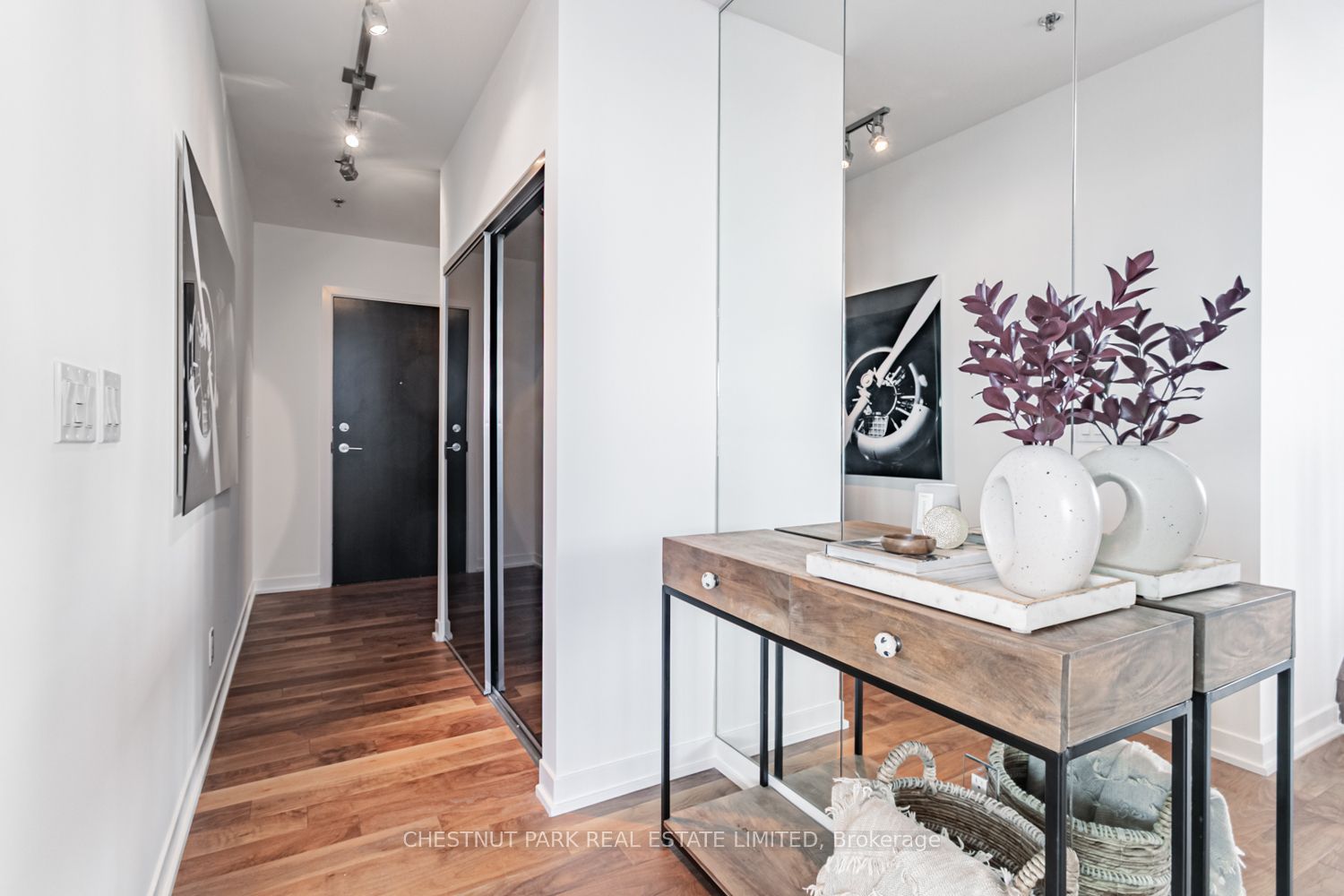 8 Gladstone Avenue PH707