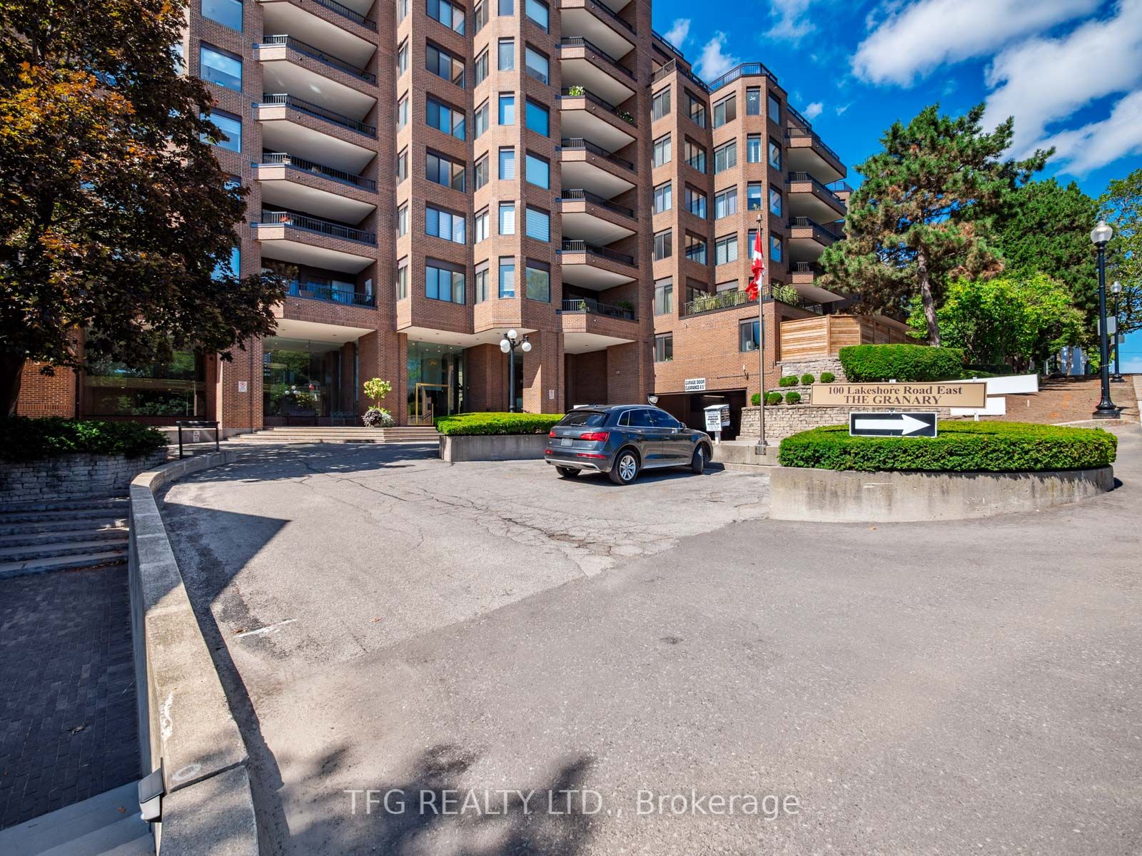100 Lakeshore Road E 610