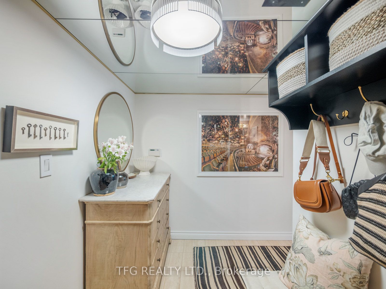 100 Lakeshore Road E 610