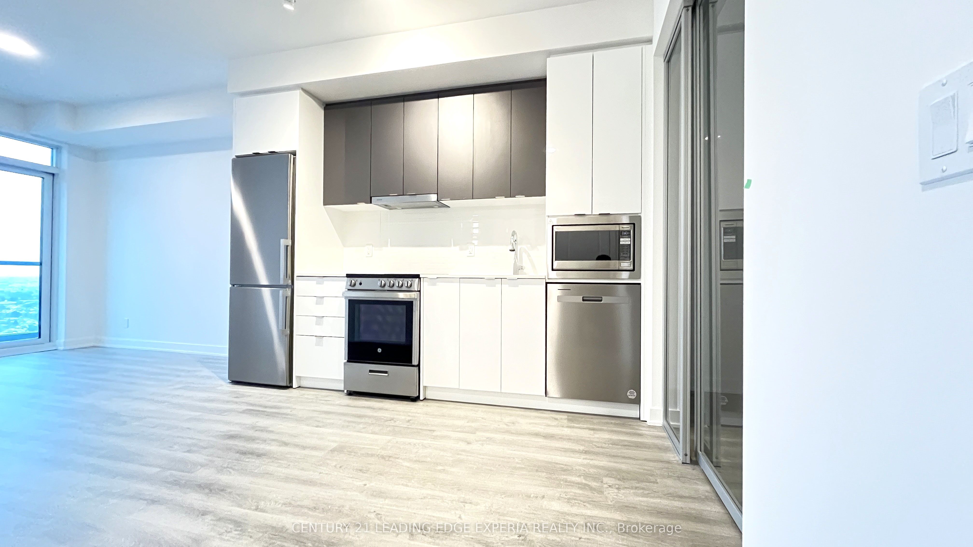 30 Upper Mall Way 2603